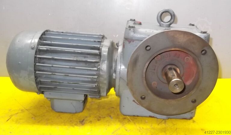 Gear motor 0.37/0.55 kW 15.5/31 rpm SEW-EURODRIVE SS6F75D34-84