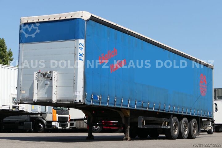 Auflieger mit Pritsche & Plane SCHMITZ CARGOBULL S01 Pritsche Plane 96m³ Liftachse SAF-Achsen