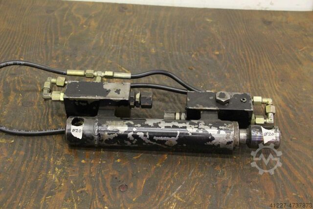 Hydraulic cylinder unbekannt Hub 140 mm