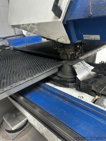 Stanzmaschine TRUMPF Trumatic 2000 R
