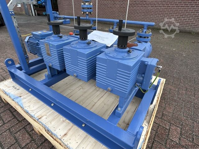Triplex export pump LEWA LDE3 triplex export pump