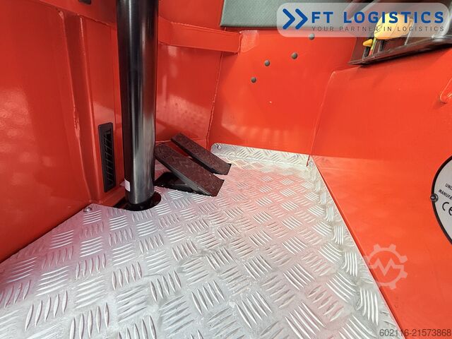 Vierwegestapler Combilift C3000ET TRIPLEX 5940 WIDE FORK POSITIONE