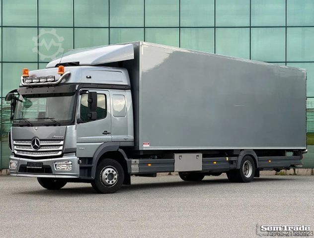LKW mit Kofferaufbau MERCEDES-BENZ Atego 1221 EURO 6 ISOLATED BOX + HEATER SIDE DOO