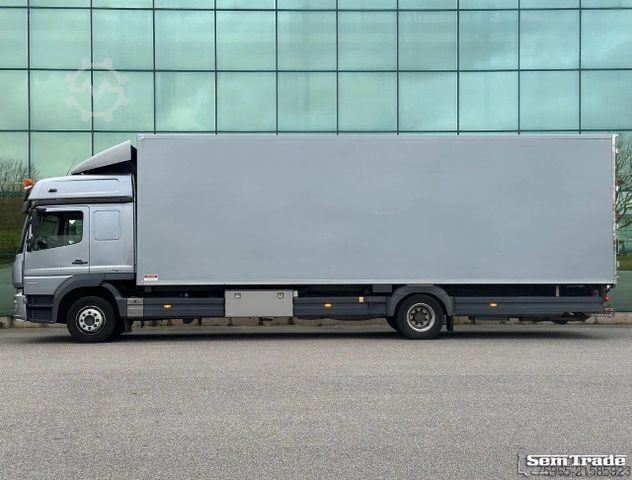LKW mit Kofferaufbau MERCEDES-BENZ Atego 1221 EURO 6 ISOLATED BOX + HEATER SIDE DOO