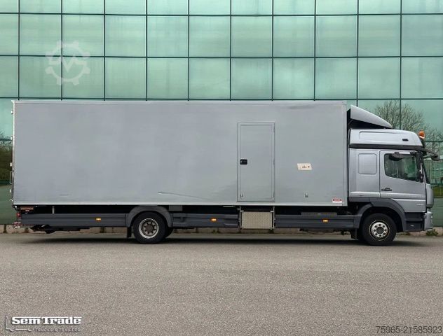 LKW mit Kofferaufbau MERCEDES-BENZ Atego 1221 EURO 6 ISOLATED BOX + HEATER SIDE DOO