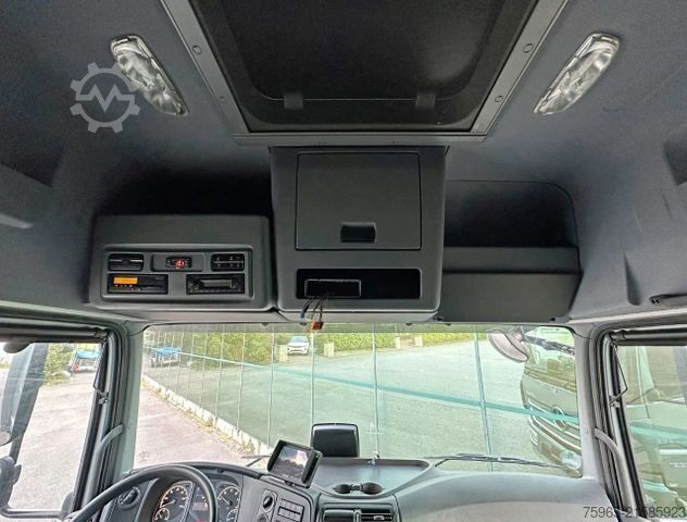 LKW mit Kofferaufbau MERCEDES-BENZ Atego 1221 EURO 6 ISOLATED BOX + HEATER SIDE DOO