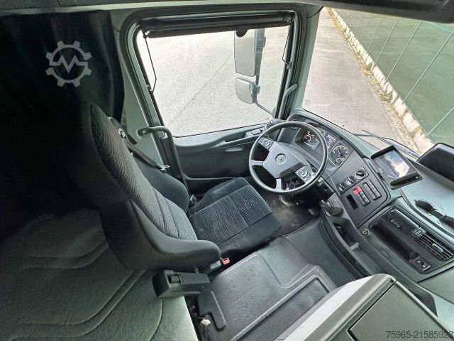 LKW mit Kofferaufbau MERCEDES-BENZ Atego 1221 EURO 6 ISOLATED BOX + HEATER SIDE DOO