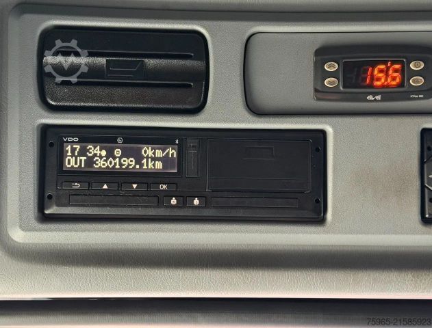 LKW mit Kofferaufbau MERCEDES-BENZ Atego 1221 EURO 6 ISOLATED BOX + HEATER SIDE DOO