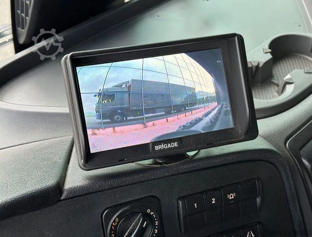 LKW mit Kofferaufbau MERCEDES-BENZ Atego 1221 EURO 6 ISOLATED BOX + HEATER SIDE DOO