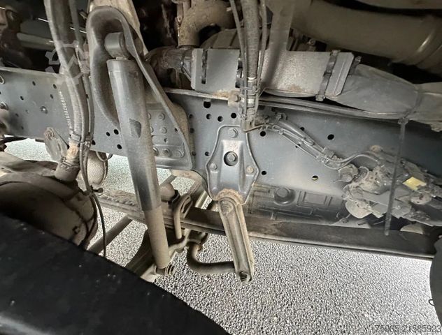 LKW mit Kofferaufbau MERCEDES-BENZ Atego 1221 EURO 6 ISOLATED BOX + HEATER SIDE DOO