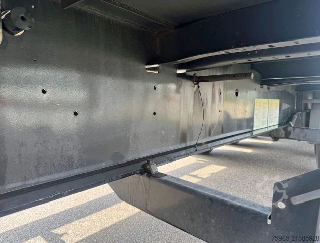 Open semitrailer with tarp  Other KAESSBOHRER  MAXIMA   DRUM BRAKES     SLID