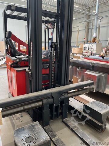 Four-way reachtruck Linde R25 F