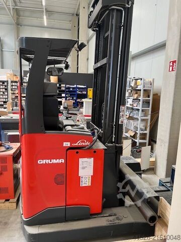 Four-way reachtruck Linde R25 F