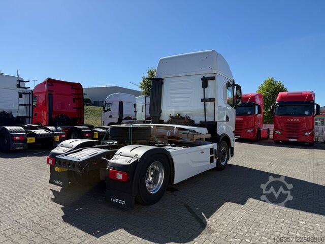 Standard tractor unit IVECO S-WAY AS440S58 T/FP mit ADR Intarder