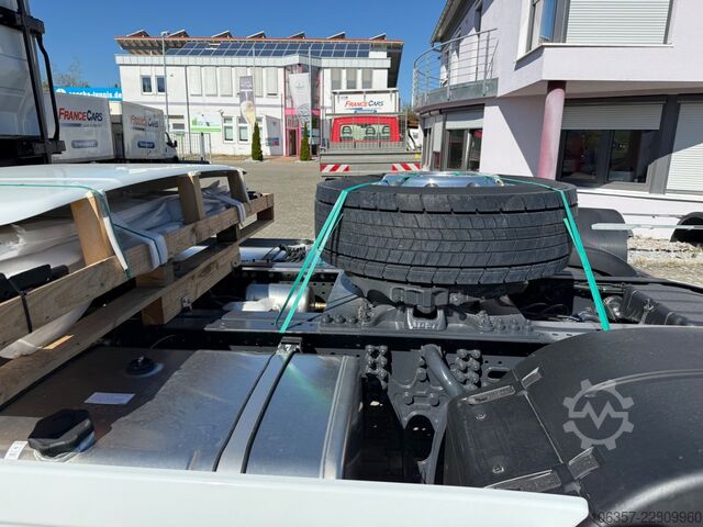 Standard tractor unit IVECO S-WAY AS440S58 T/FP mit ADR Intarder