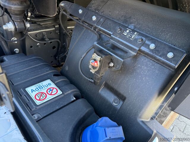 Standard tractor unit IVECO S-WAY AS440S58 T/FP mit ADR Intarder