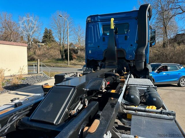 Roll-off tipper truck MERCEDES-BENZ Arocs 1832 4x2 Abrollkipper AHK 35to