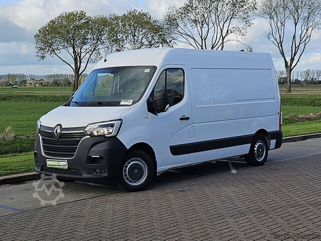 High-roof van RENAULT MASTER 2.3 DCI 130 L2H2