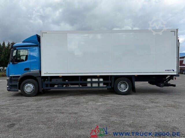 LKW mit Kofferaufbau Mercedes-Benz Antos 1830 Isolierter Koffer 7.40m LBW 1.5t.