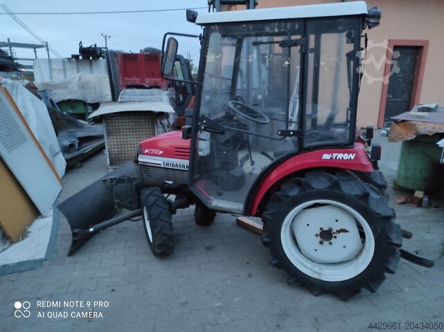 Traktor Shibaura P175F