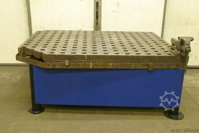 Clamping plate Guss 2100/1700/H1030 mm