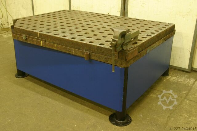 Clamping plate Guss 2100/1700/H1030 mm