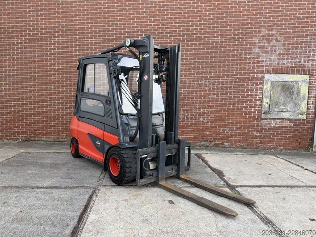 Electric 4-wheel forklift Linde E35L-01
