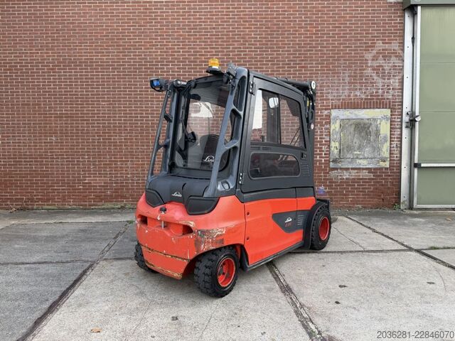 Electric 4-wheel forklift Linde E35L-01