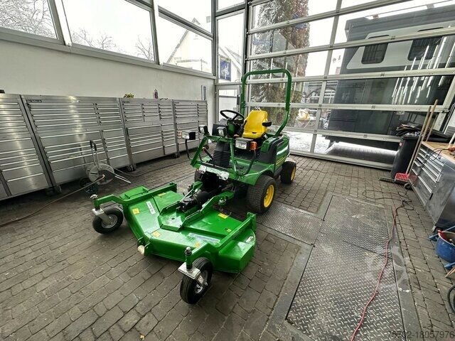 Mäher John-Deere F1445 Großflächenmäher Aufsitzmäher