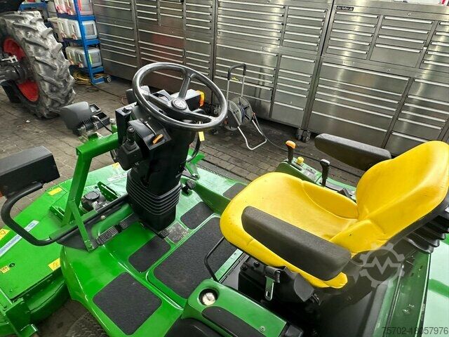 Mäher John-Deere F1445 Großflächenmäher Aufsitzmäher