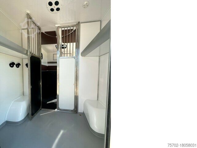 Viehtransporter Renault Master Haras ATM 1-2 Pferde Automatik 180 PS