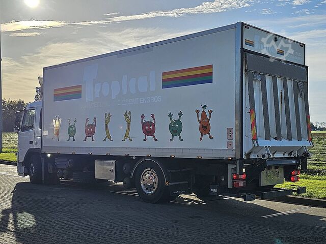 Koffer VOLVO FM 11.330 3 SEATS LIFT 290TKM