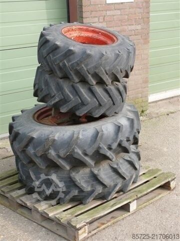 Wheel with tyre  Set dubbbel lucht 12.4 x 32