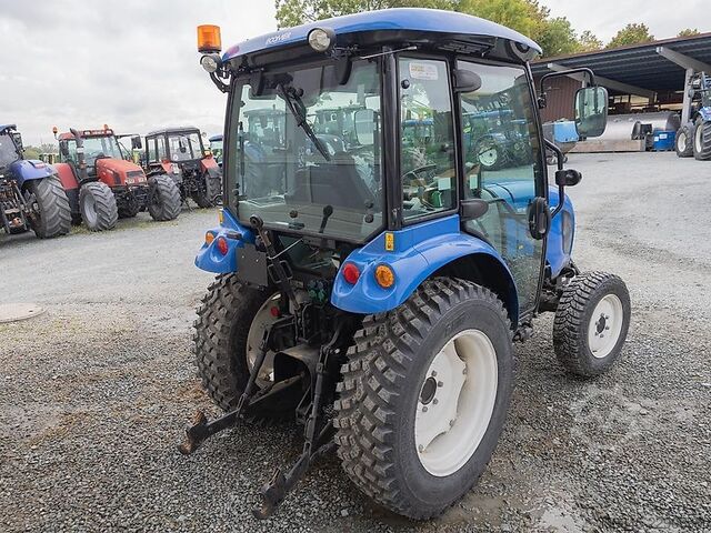 Traktor New Holland Boomer 50 CAB