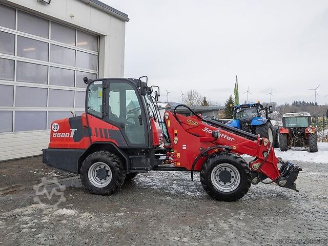 Hofschlepper Schäffer 6680T