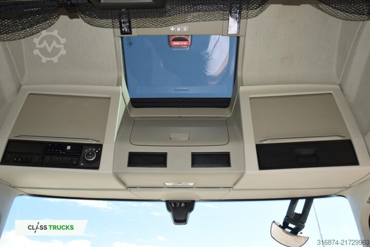 Standard tractor unit VOLVO FH 500 Globetrotter XL Mega