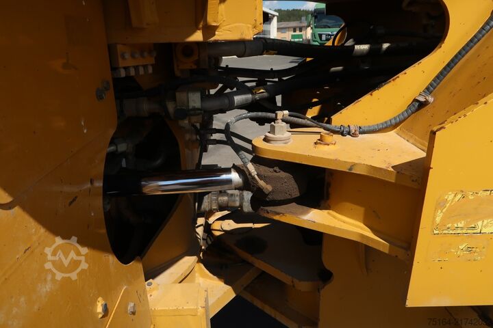 Loader Caterpillar 966 K