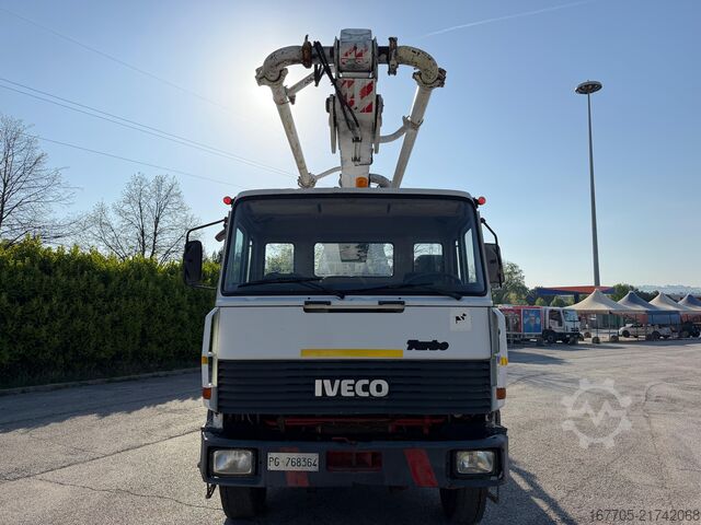 Betonpumpen-LKW Iveco Magirus 330