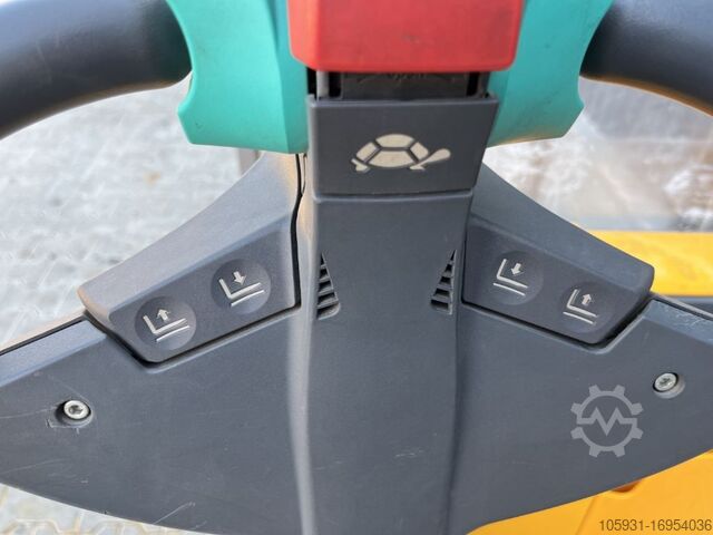 Pedestrian Stacker Jungheinrich EJC110