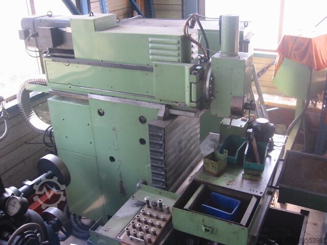 CNC milling machine horizontal vertical Hermle UWF 1001 CNC