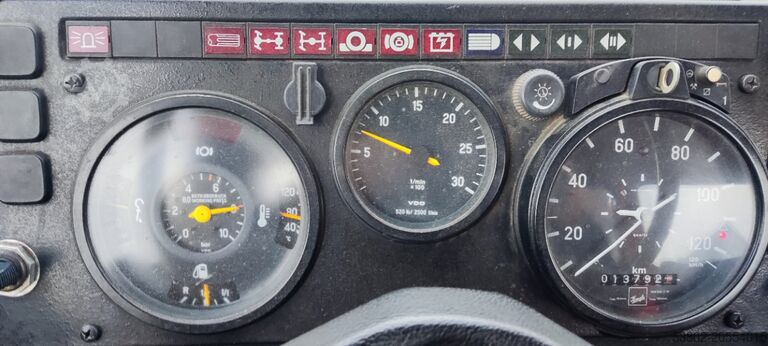 Unimog excavator front loader Mercedes-Benz Unimog U424/U1000