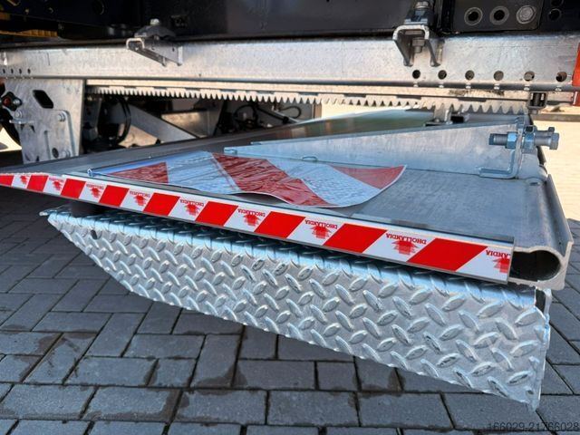 Box semitrailer KRONE Koffer-Sattelauflieger mit Ladebordwand