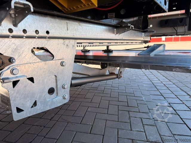 Box semitrailer KRONE Koffer-Sattelauflieger mit Ladebordwand
