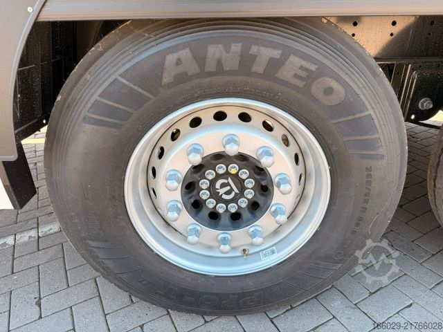 Box semitrailer KRONE Koffer-Sattelauflieger mit Ladebordwand