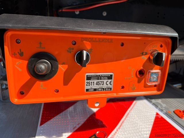 Box semitrailer KRONE Koffer-Sattelauflieger mit Ladebordwand