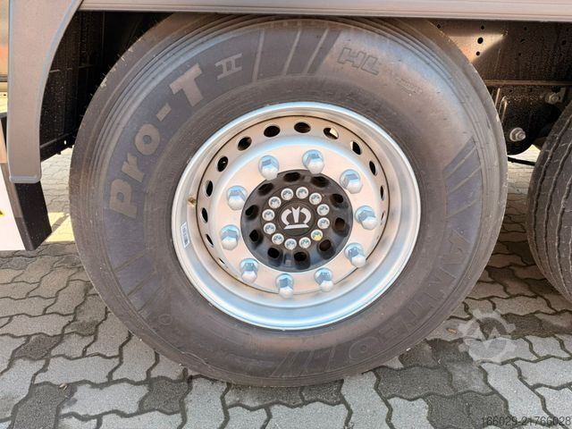 Box semitrailer KRONE Koffer-Sattelauflieger mit Ladebordwand