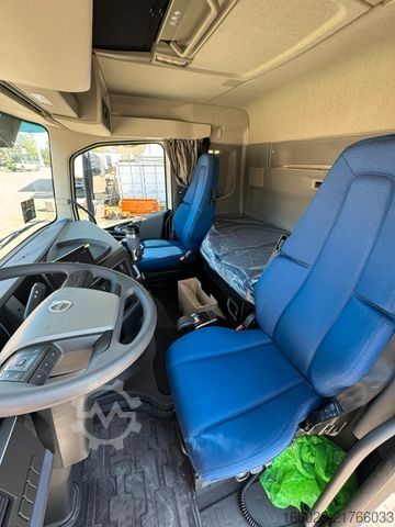 Spezial-LKW VOLVO FH500 6x4mit Fassi F545 2.27 JIB Winde sofort