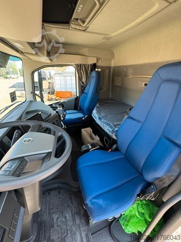 Schwerlast LKW/SZM VOLVO Volvo FH500 6x4 mit Fassi F545 Kran JIB Winde so