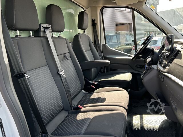 Closed box Ford Transit 2.0 TDCI Trend RWD / Box / Loadlift / F...