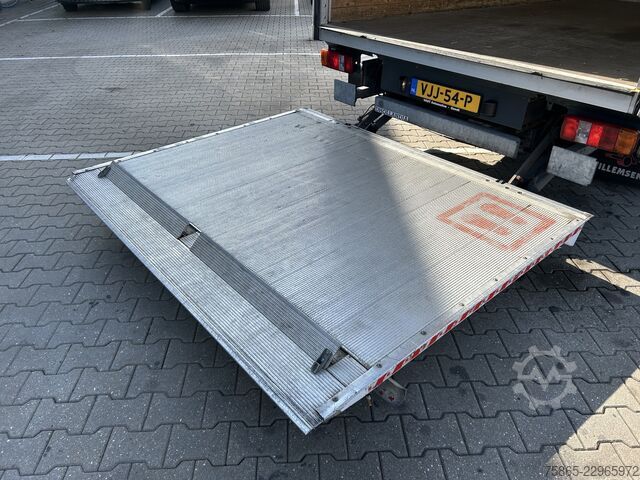 Closed box Ford Transit 2.0 TDCI Trend RWD / Box / Loadlift / F...